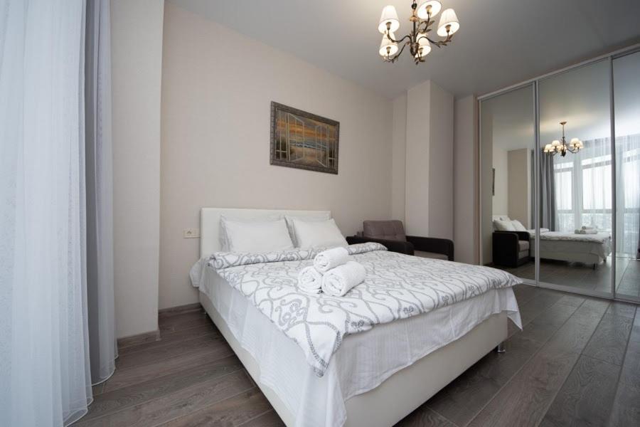 Stylish Panoramic Dnipro Sail Riverside Апартаменти